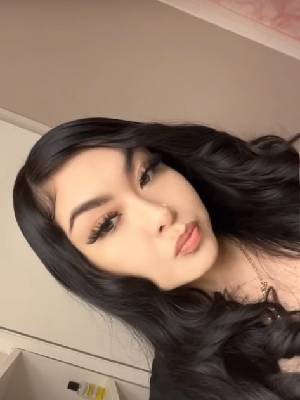 Asian woman with long black hair looking for hookups in Denver